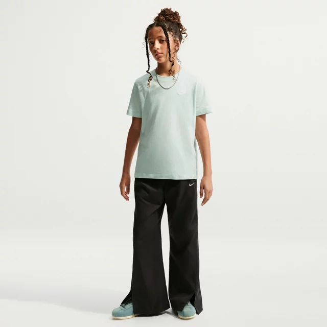 Nike Boys' Sportswear Futura Short Sleeve T-shirt